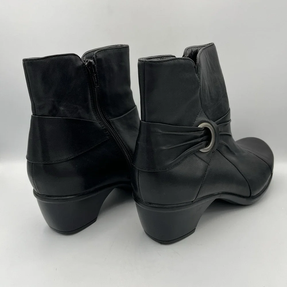 Clarks product women